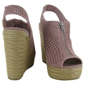 Steve Madden Olivvia Zip Up Wedges • Size 7.5